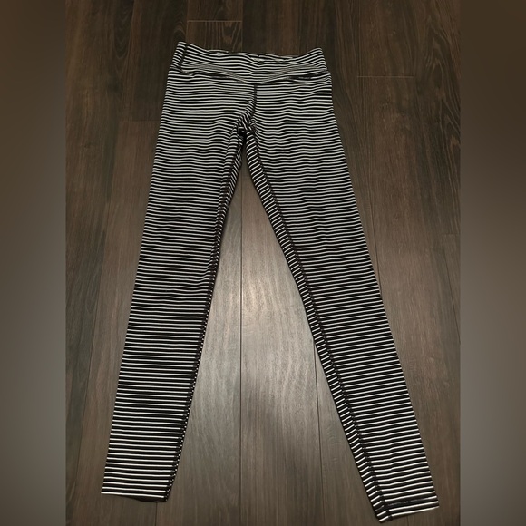 Rhythmic Tight Black and White Ivivva Full Length Leggings - Picture 1 of 5